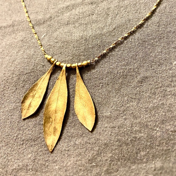 14k Gold Vermeil Leaf Necklace - Picture 2 of 6